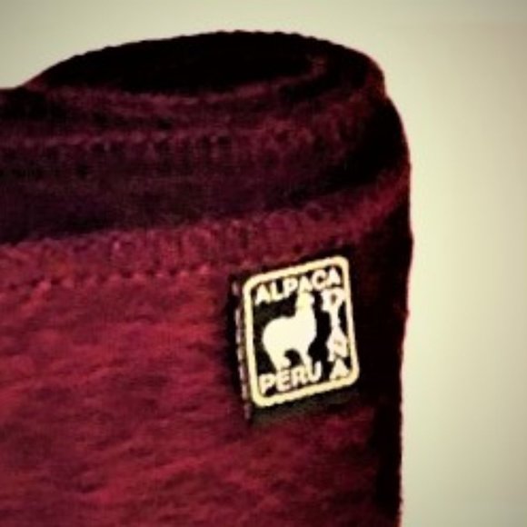 Burgundy Alpaca Wool Soft Fuzzy Scarf/ Wrap Hypoallergenic Made in Peru - Picture 6 of 6